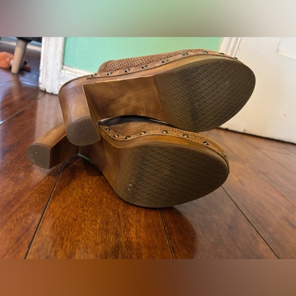 UGG Women's Perforated Suede Brown Mules - Picture 5 of 6